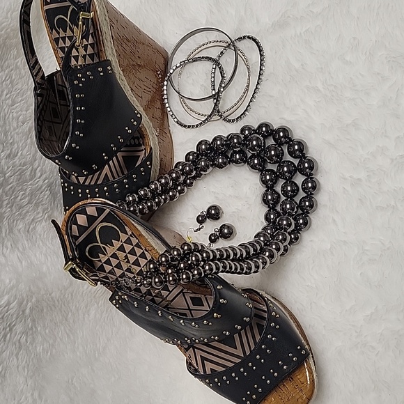 🆕️NWOT Bundle Jessica Simpson Wedges-Sexy Necklace, Earrings, and 5 Bracelets!! - Picture 3 of 9